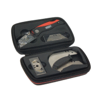 Univerzální zavírací nůž s výměnnými čepelemi v pevném pouzdře na zip